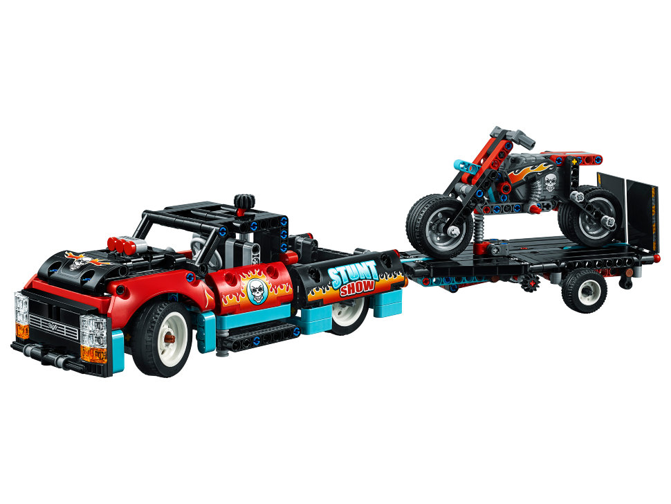 Конструктор Lego Technic: шоу трюков на грузовиках и мотоциклах (42106)