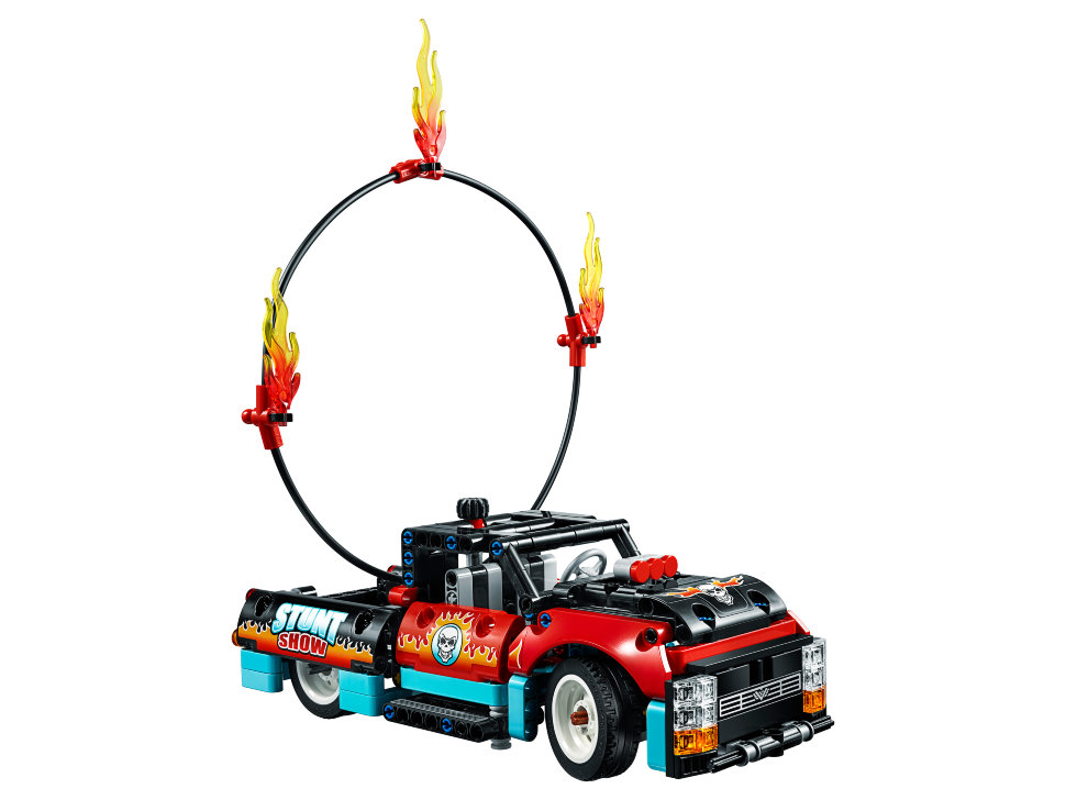 Конструктор Lego Technic: шоу трюков на грузовиках и мотоциклах (42106)