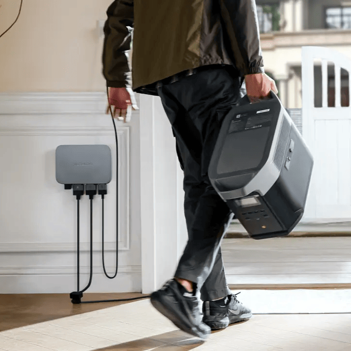 Комплект EcoFlow PowerStream – микроинвертор 600W + Delta Max 2000 + 2 x 400W солнечные панели (DELTA2000-EU/EFPowerStreamMI-EU-600W/ZPTSP300-2-AKIT-4/EFL-BKWDELTAEBCable-0.4m/EFL-SuperFlatMC4Cable/EFA-SmartPlug-EU)