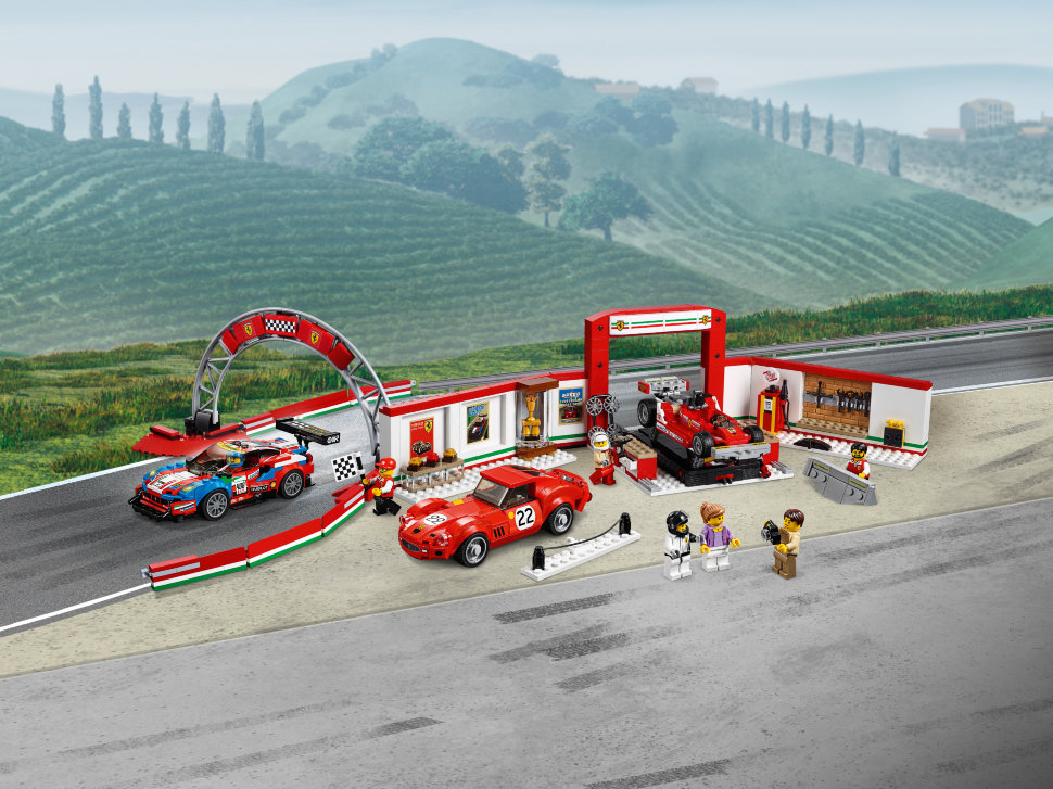 Конструктор Lego Speed Champions: гараж Ferrari (75889)