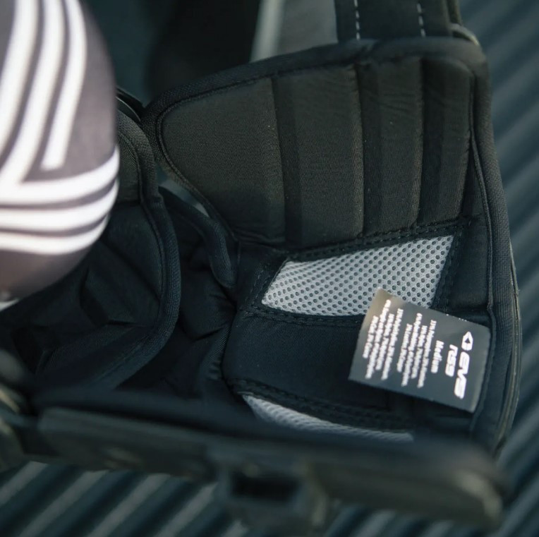 Наколенники EVS RS9 Knee Brace Pair Black