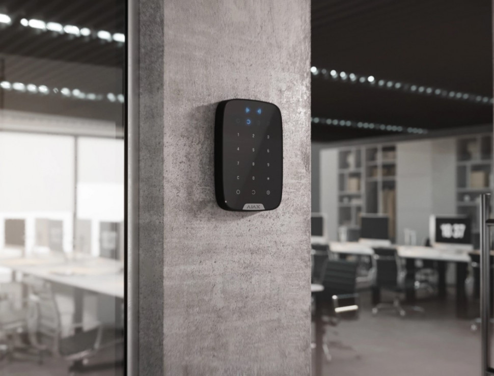 Беспроводная сенсорная клавиатура Ajax KeyPad Plus Black