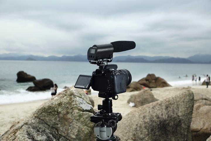 Накамерный микрофон Saramonic Vmic Recorder