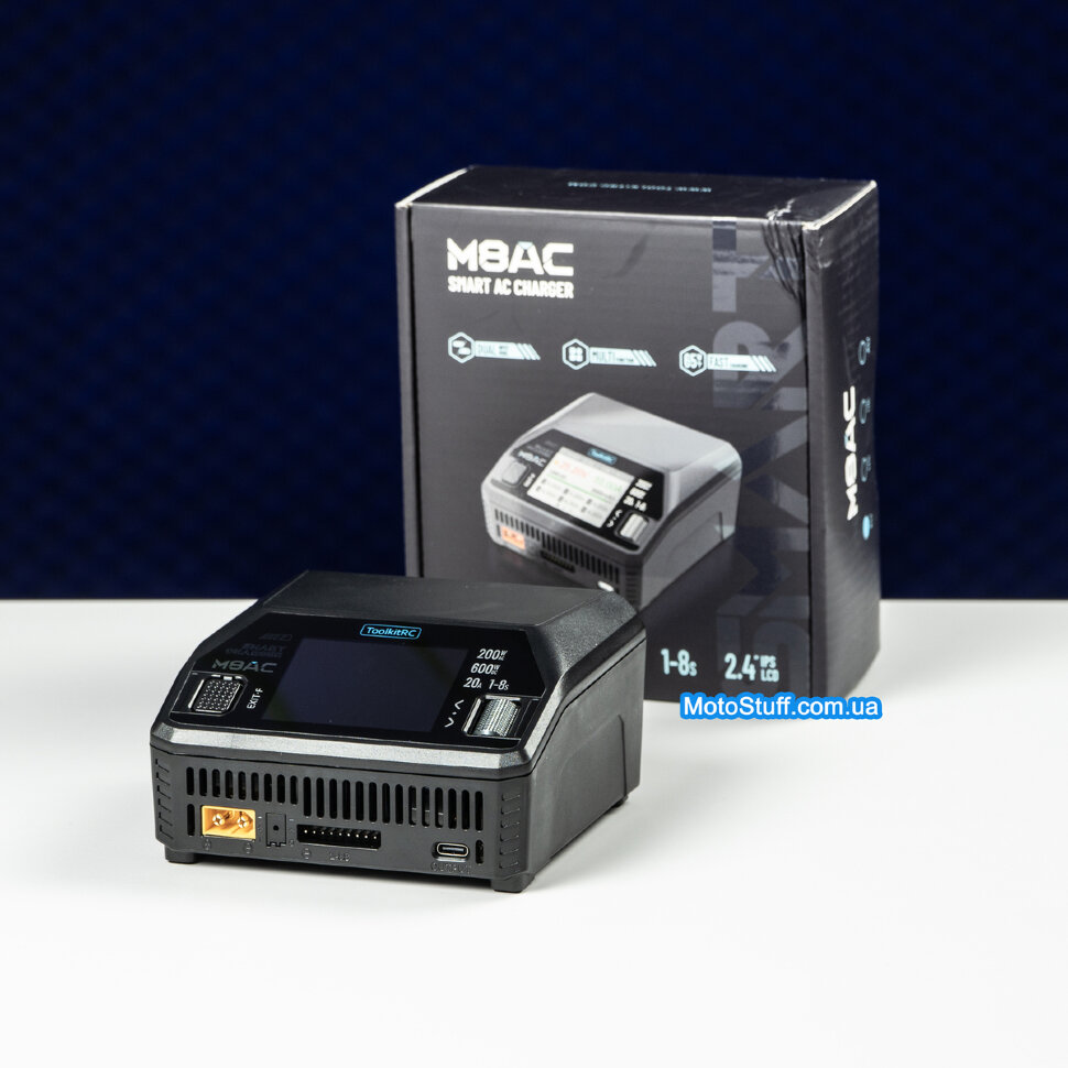 Зарядний пристрій ToolkitRC M8AC (AC 200 Вт / DC 600 Вт)