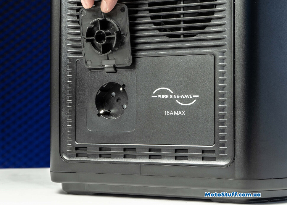 Зарядная станция Oukitel BP2000E PRO (2048 Вт·ч / 3600 Вт)