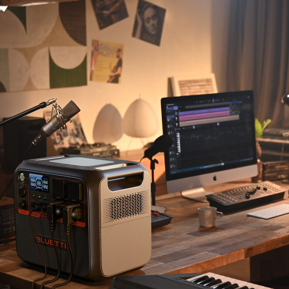 Зарядна станція BLUETTI AC200PL (2304 Вт·г / 2400 Вт)