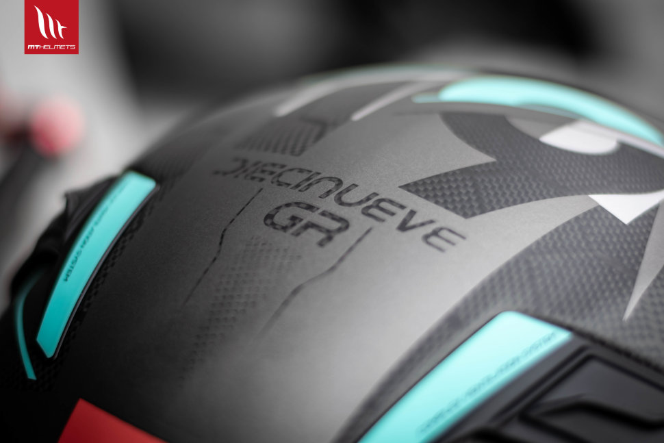 Мотошлем MT Helmets KRE Gloss Snake Carbon Gabri 2018 A8 Matt Black