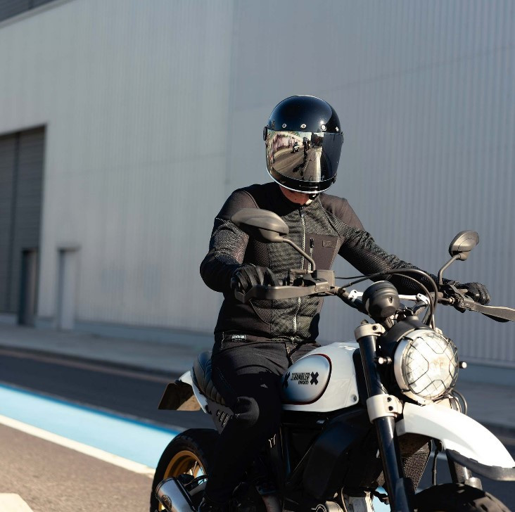 Моточерепаха Knox Urbane Pro Black