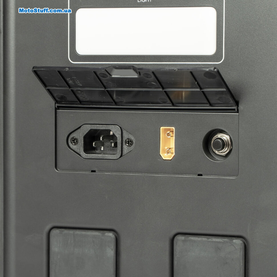 Зарядная станция Fossibot F3600 Pro (3840 Вт·ч / 3600 Вт)