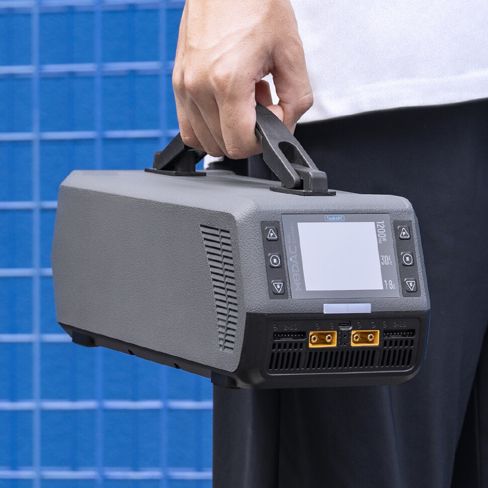 Зарядний пристрій ToolkitRC M8DAC (AC 1200 Вт)