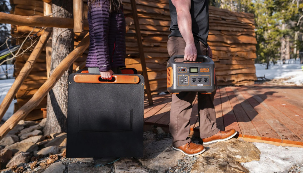 Солнечный генератор Jackery Solar Generator 1000 (Explorer 1000 + Solarsaga 100W) (1002 Вт·ч / 1000 Вт)