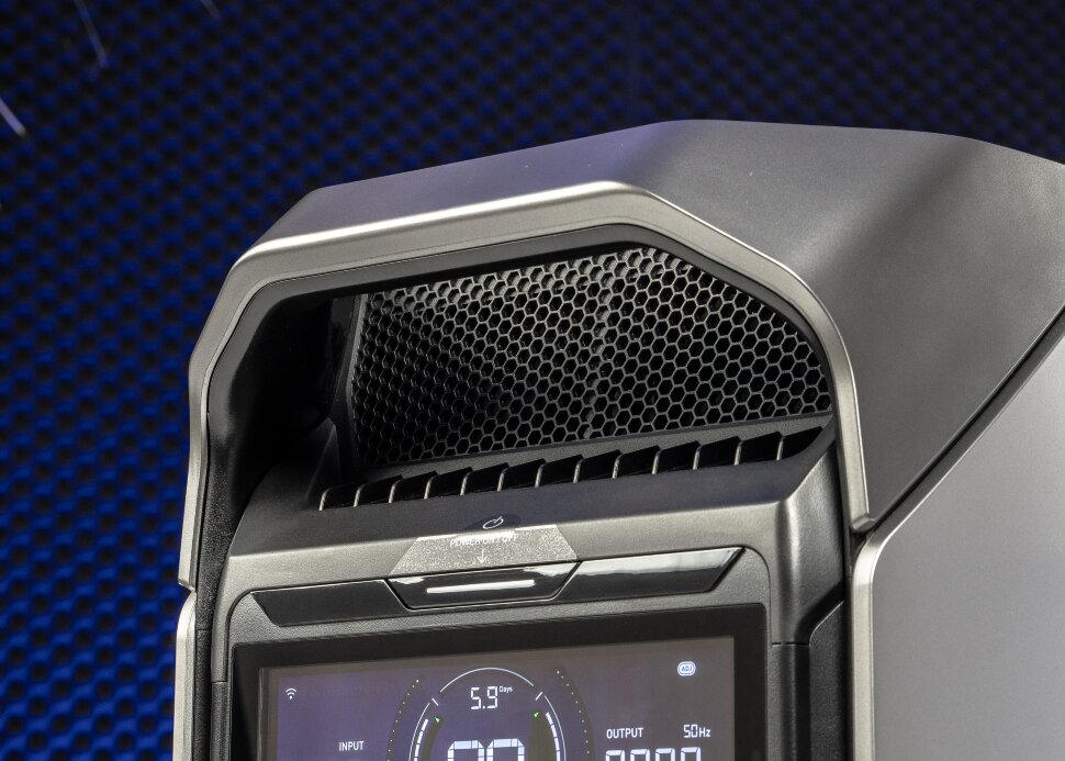 Зарядная станция EcoFlow DELTA 3 Pro (EFDELTAPRO3-EU-CBox) (4096 Вт·ч / 4000 Вт)