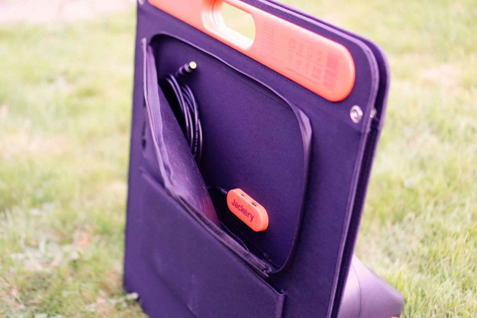 Солнечный генератор Jackery Solar Generator 1000 (Explorer 1000 + 2хSolarsaga 100W) (1002 Вт·ч / 1000 Вт)