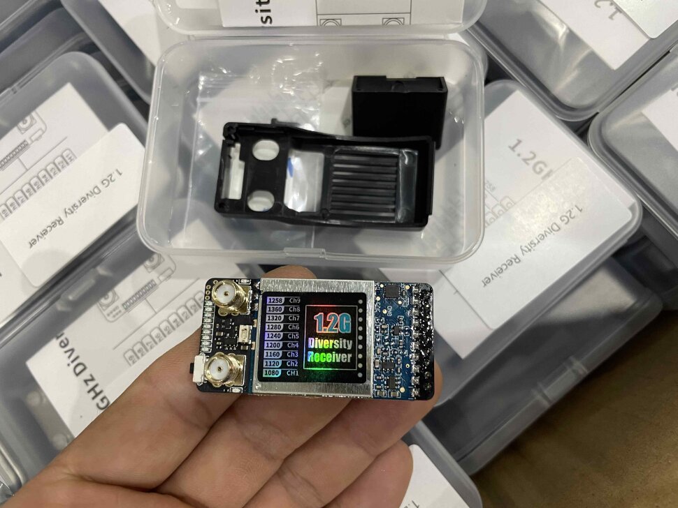 Видео приемник Skyzone 1.2GHz Diversity VRX для очков SKY04 / COBRA (9CH)