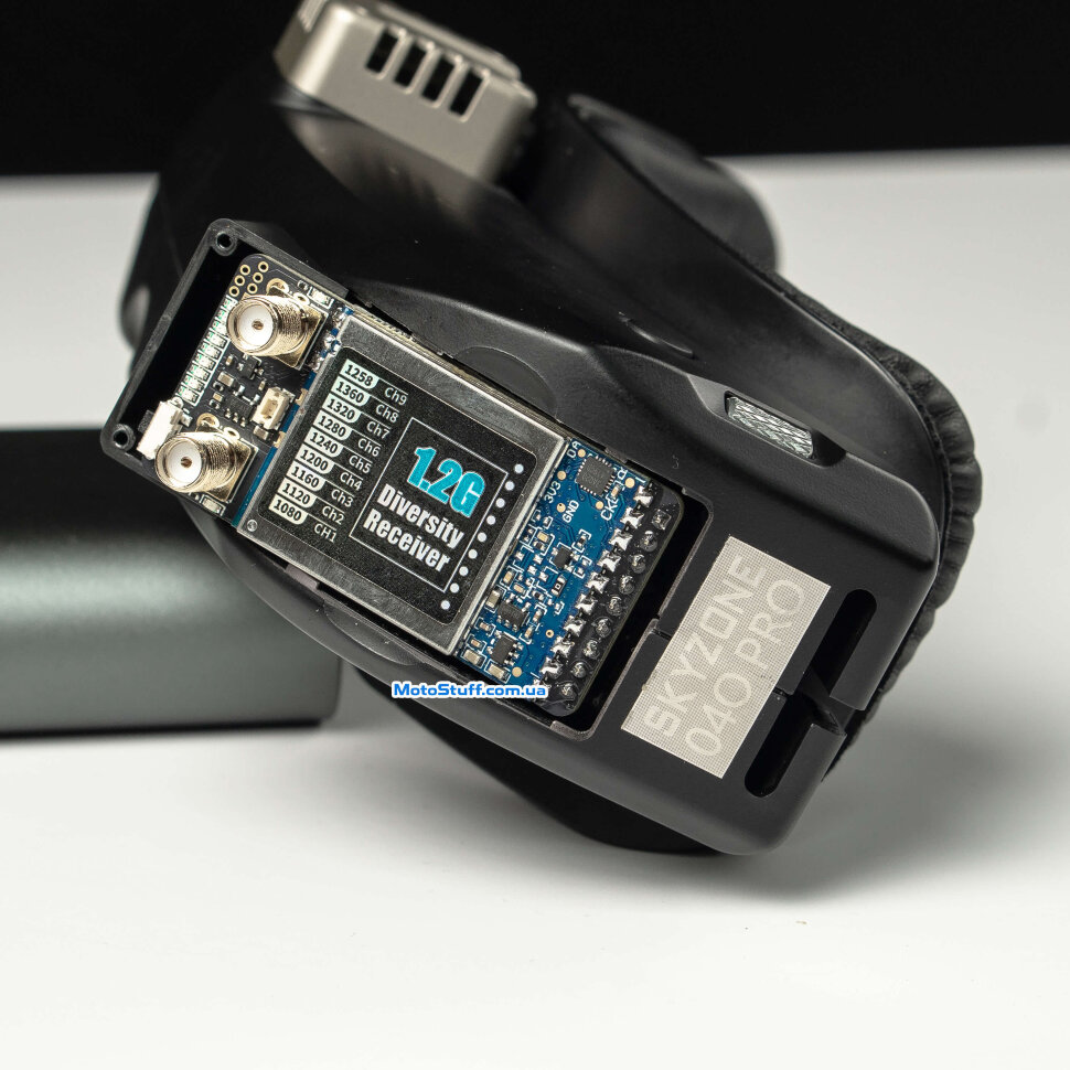 Видео приемник Skyzone 1.2GHz Diversity VRX для очков SKY04 / COBRA (9CH)