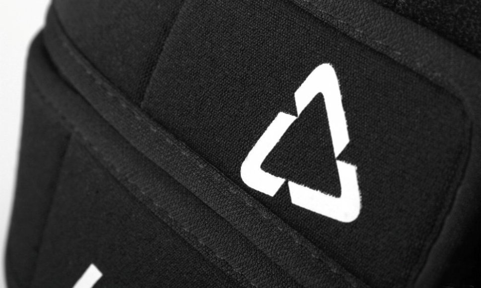 Защитный бандаж на плечо Leatt Shoulder Brace Right Black