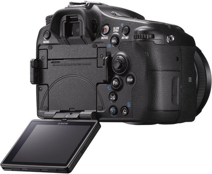 Камера Sony Alpha a77 II + 18-135mm (ILCA77M2M.CEC)