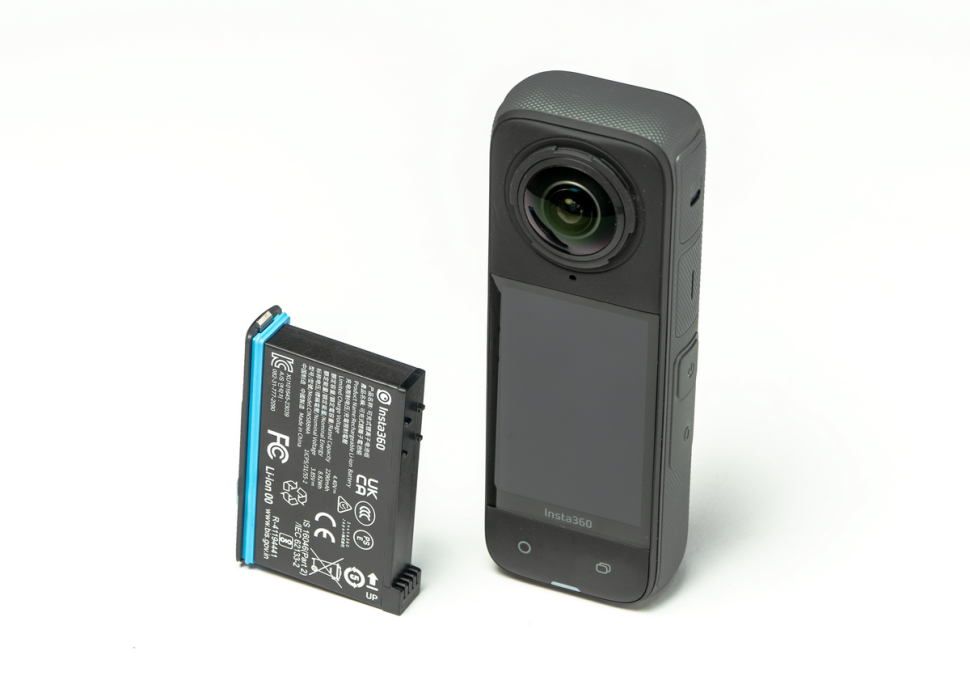 Панорамна камера Insta360 X4 (CINSABMA)