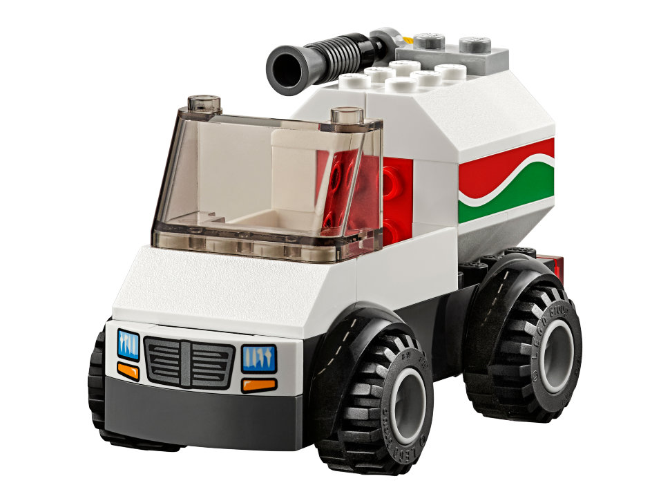 Конструктор Lego City: автостоянка (60232)