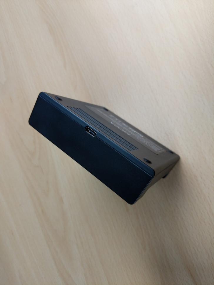 Зарядное устройство MOZA Battery Charger 18650 