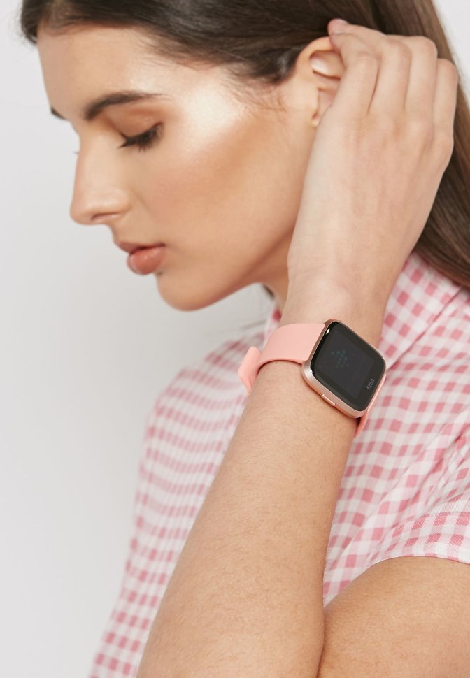 Смарт-часы Fitbit Versa