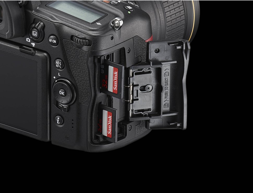 Камера Nikon D780 Body (VBA560AE)