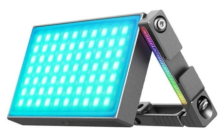Компактне LED світло Ulanzi Vijim R70 RGB з вбудованим акумулятором (2349)