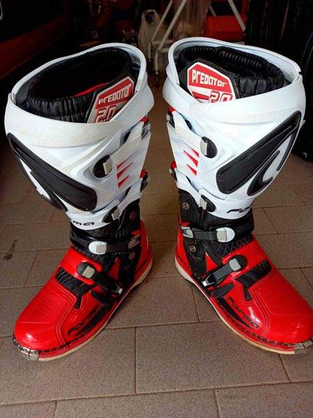 Мотоботы Forma Predator 2.0 Black/White/Red