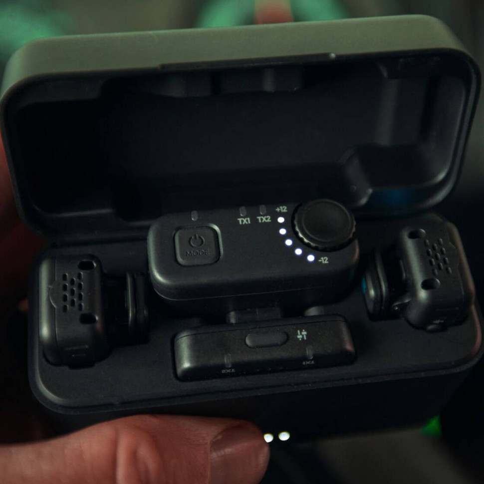 Радіосистема GoPro Wireless Mic, два мікрофони, зарядний чохол (AWMIC-010-EU)