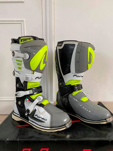 Мотоботы Forma Predator 2.0 Grey/White/Yellow Fluo