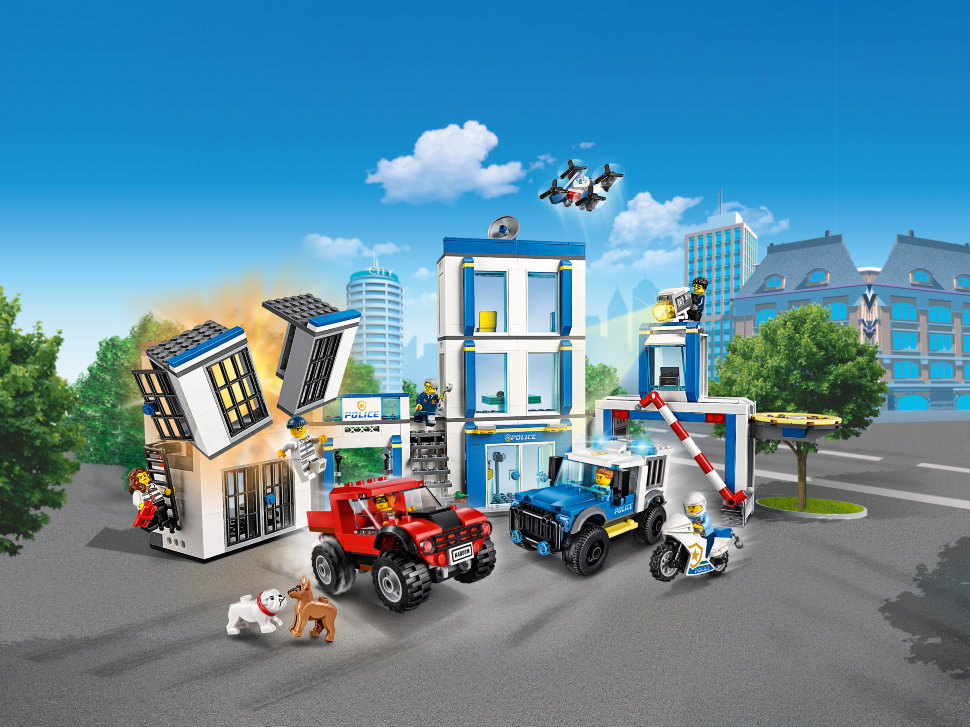 Конструктор Lego City: полицейский участок (60246)