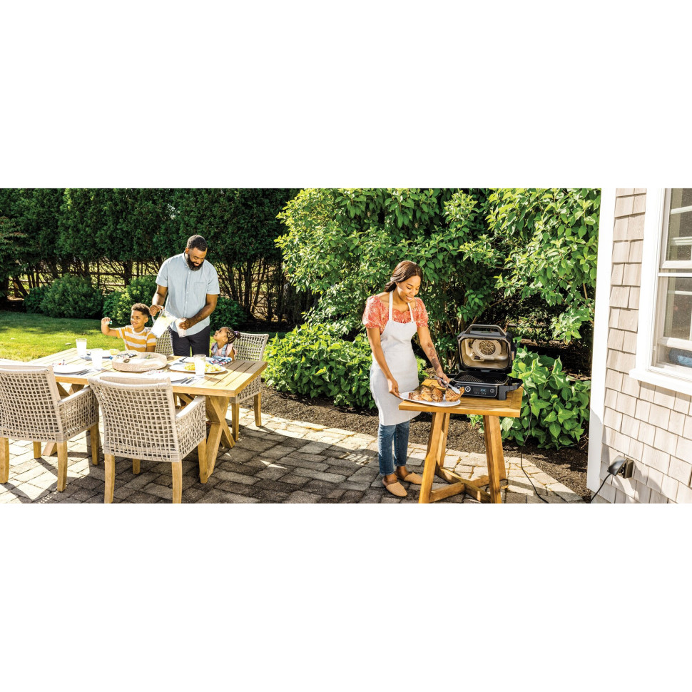 Электрический гриль-барбекю и коптильня Ninja Woodfire (OG701EU)