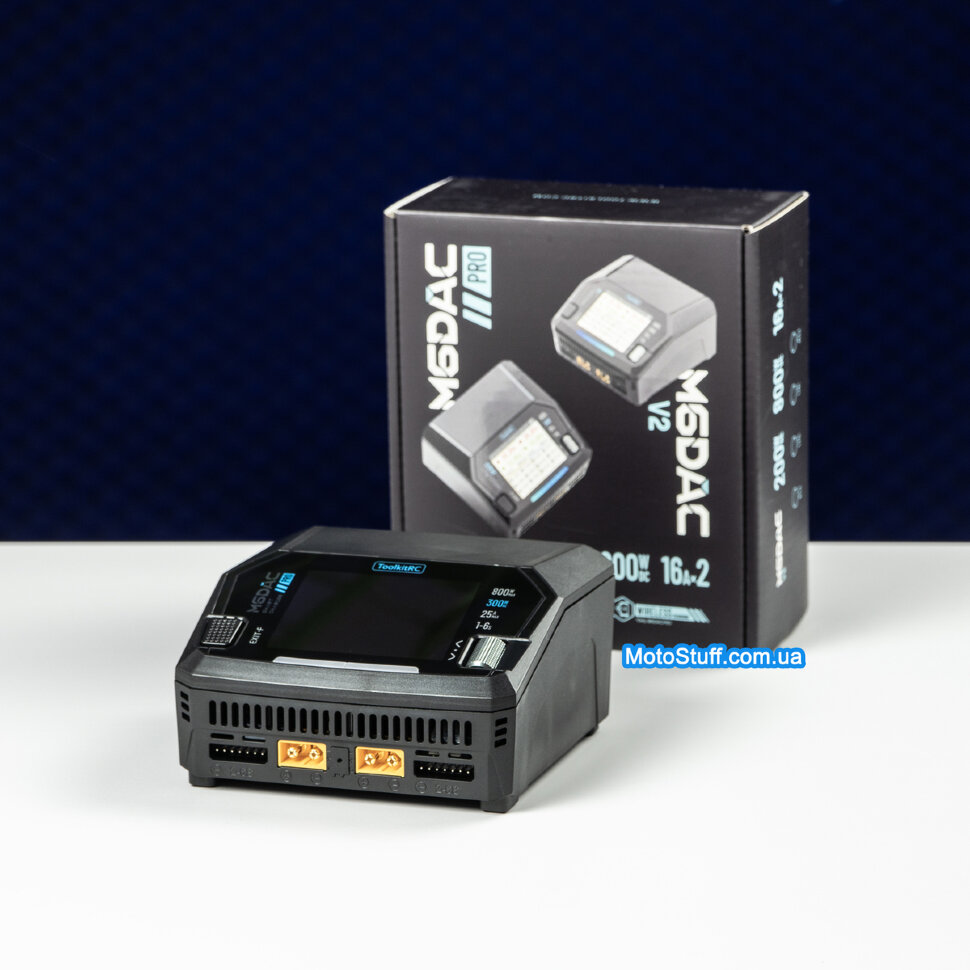 Зарядний пристрій ToolkitRC M6DAC Pro (AC 330 Вт / 2* DC 400 Вт)