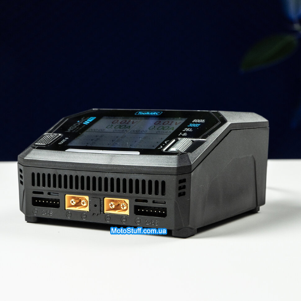 Зарядний пристрій ToolkitRC M6DAC Pro (AC 330 Вт / 2* DC 400 Вт)