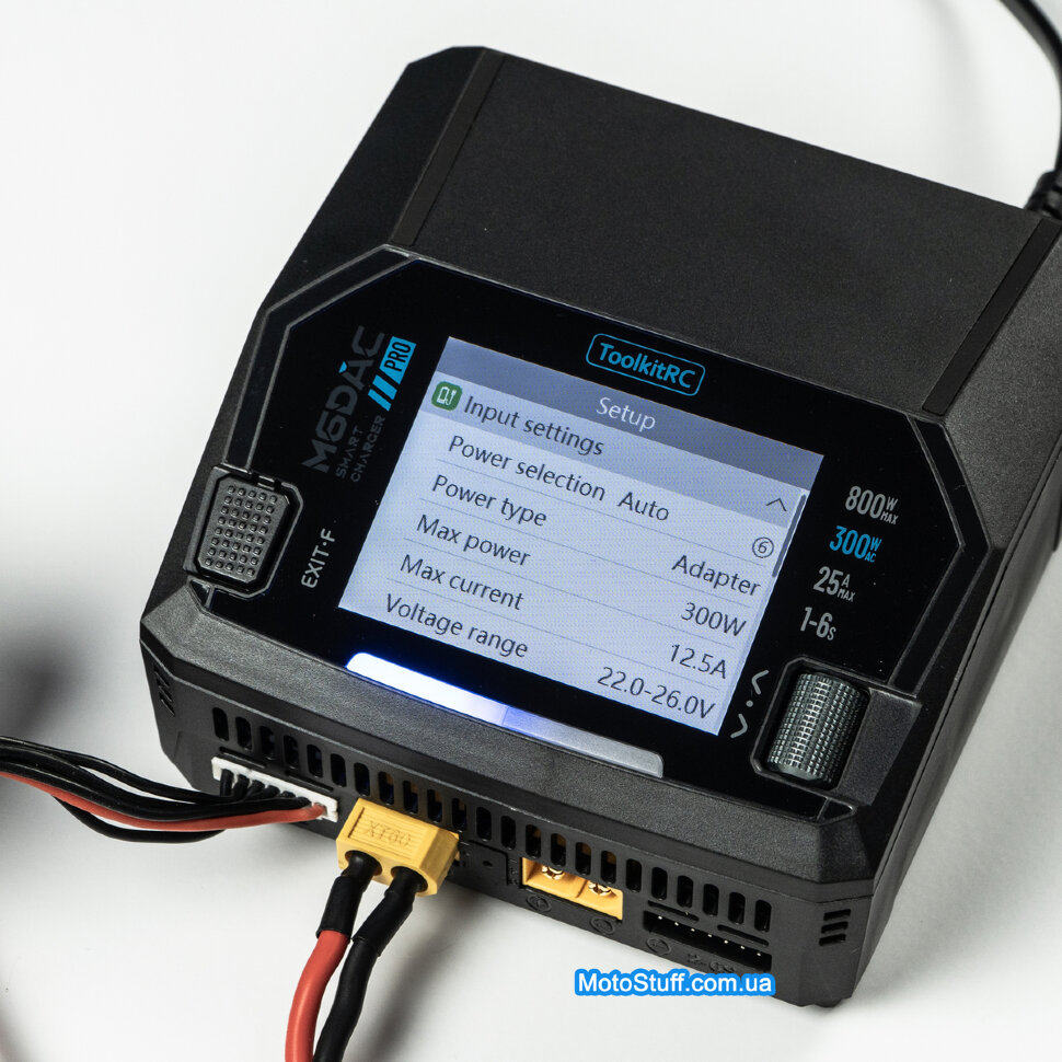 Зарядний пристрій ToolkitRC M6DAC Pro (AC 330 Вт / 2* DC 400 Вт)