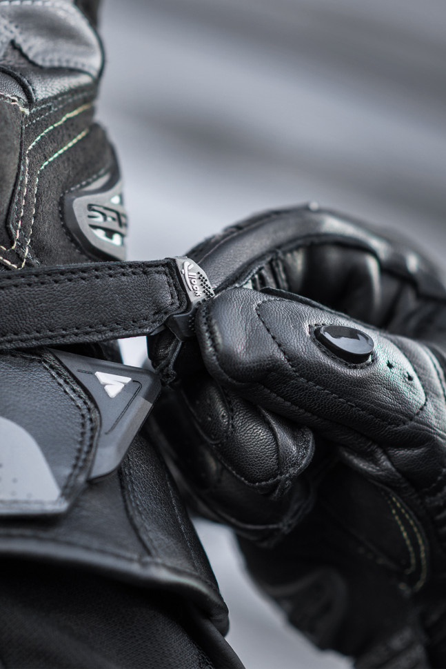 Мотоперчатки Shima STR-2 Black