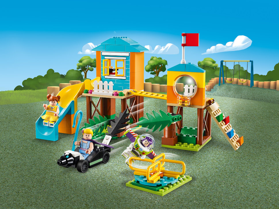 Конструктор Lego Toy Story: приключения Базза и Бо Пип на детской площадке (10768)