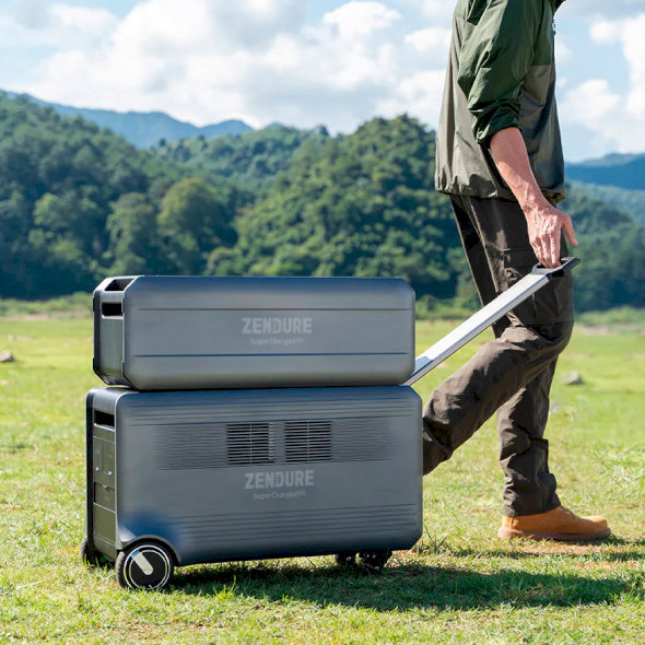 Зарядна станція Zendure SuperBase V4600 (4608 Вт·год / 3680 Вт)