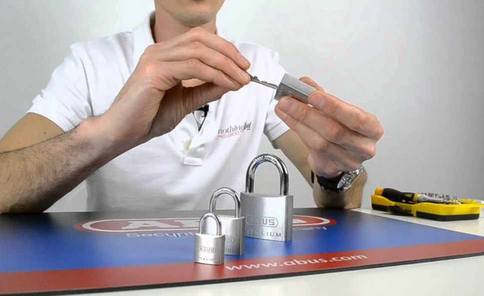 Мотозамок навесной ABUS 64TI/25 Titalium (563621)