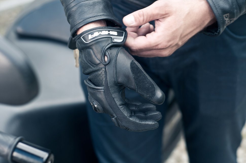 Мотоперчатки Shima Spark Black