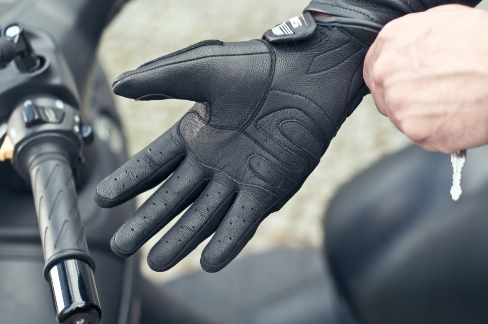 Мотоперчатки Shima Spark Black