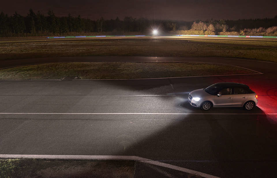 LED лампы комплект Philips H4 Ultinon Led +160% (11342ULWX2)