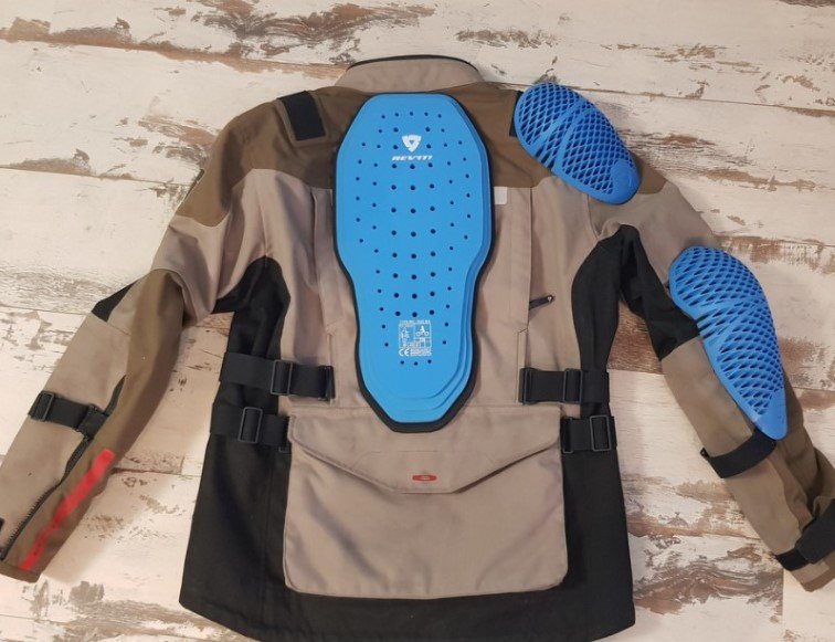 Защита спины Revit Seesoft RV 05